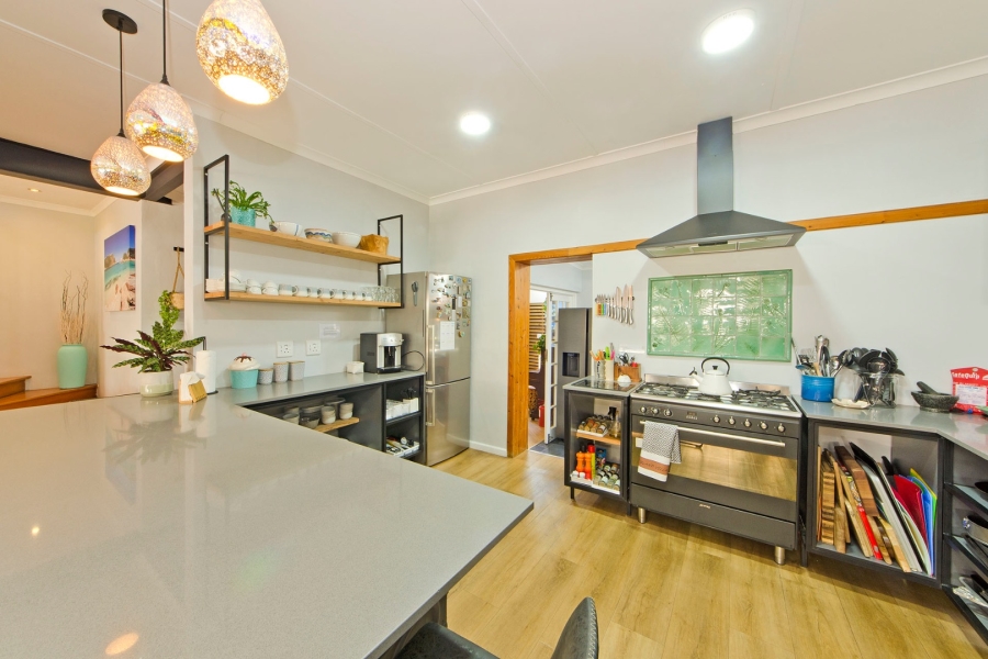 8 Bedroom Property for Sale in Leisure Isle Western Cape